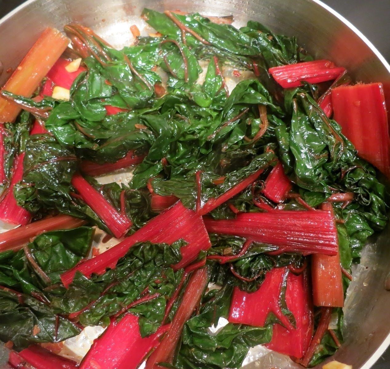 Combo RHUBARB Victoria, SWISS CHARD Ruby Red, SPINACH Bloomsdale 25-30 seeds Pie