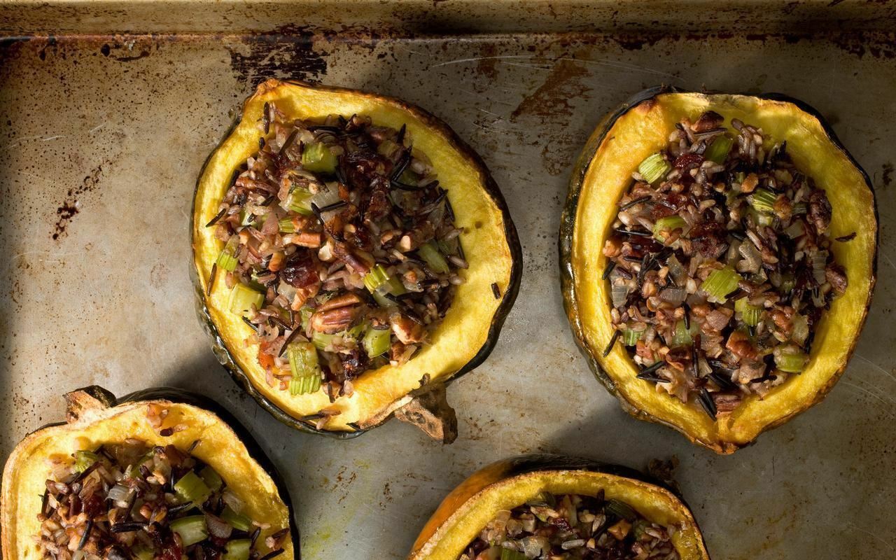 Table Queen Acorn Squash 10 Seeds Bush Winter Heirloom Beautiful Fruit Garden
