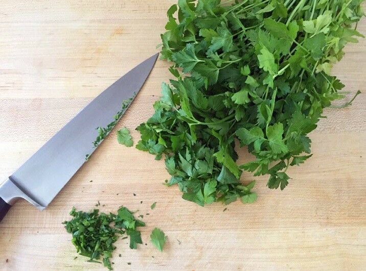3 (9) Live 4 - 7" inch Seedlings Italian Plain Leaf PARSLEY heirloom fragrant green